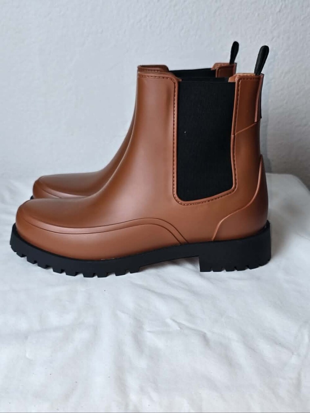 Bernardo Addison Rain Boots Women’s 9M Brown Cognac Waterproof Chelsea